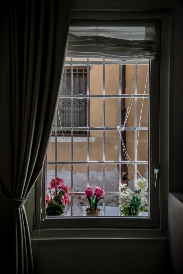 Gondola Rosa, Incantevole Vista Sul Canale Venice Exterior photo